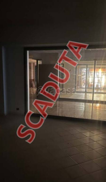 negozio in vendita ad Alessandria