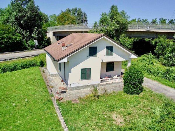 casa indipendente in vendita ad Alessandria in zona Centro Città