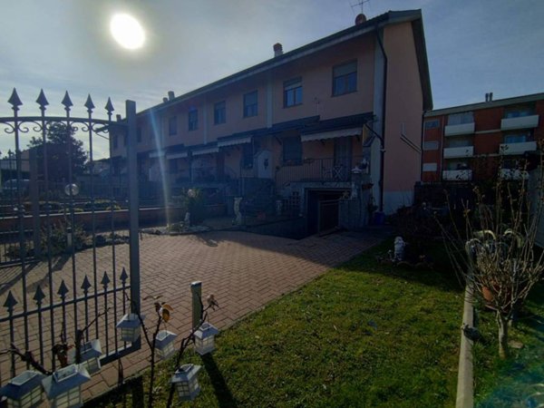 casa indipendente in vendita ad Alessandria in zona Il Cristo