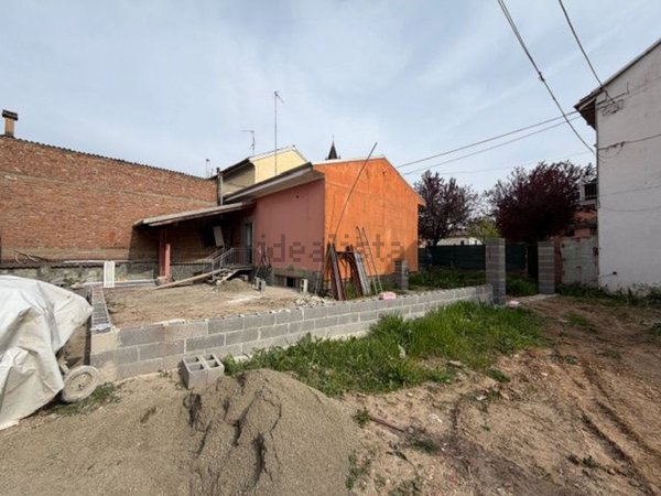 casa indipendente in vendita ad Alessandria in zona Spinetta Marengo