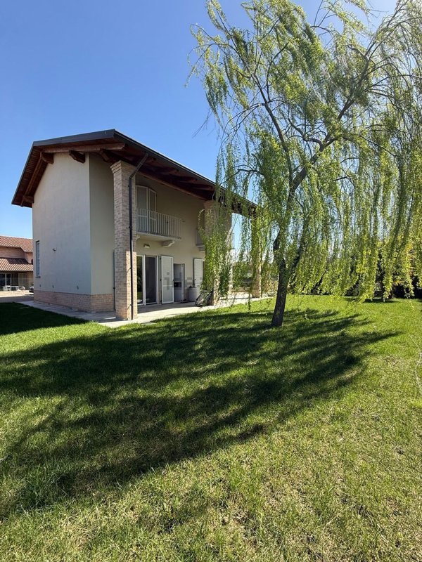 esavano in vendita ad Alessandria in zona Litta Parodi