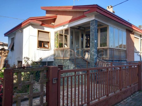 casa indipendente in vendita ad Alessandria in zona Il Cristo