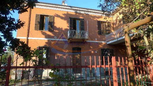 casa indipendente in vendita ad Alessandria in zona Cantalupo