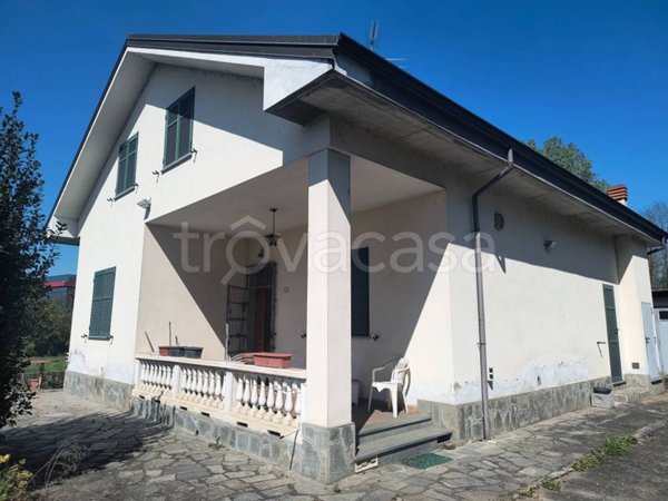 casa indipendente in vendita ad Alessandria in zona San Michele