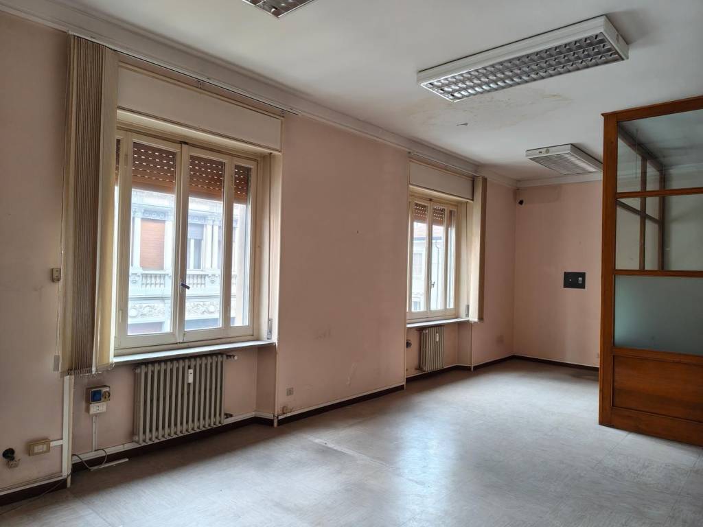 ufficio in vendita ad Alessandria in zona zona Pista