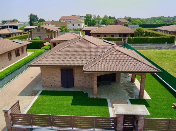 casa indipendente in vendita ad Alessandria in zona Spinetta Marengo