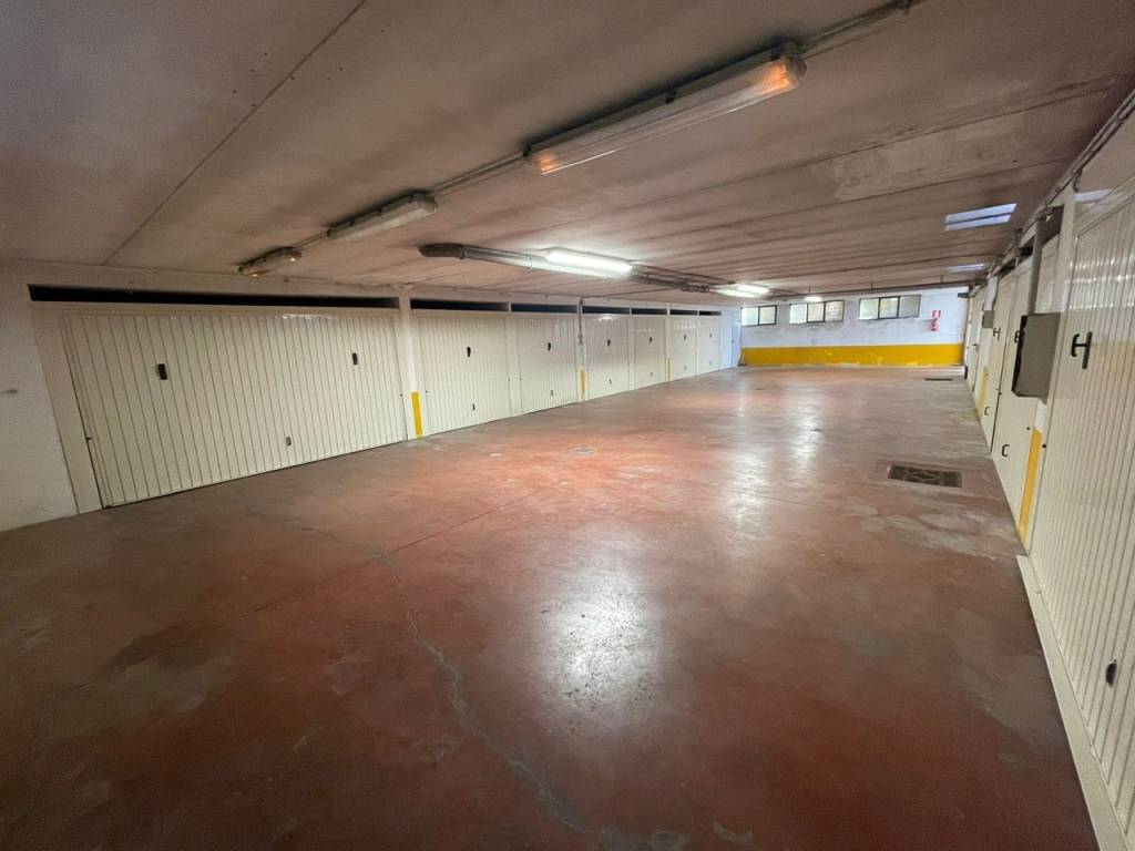 locale commerciale in vendita ad Alessandria in zona Galimberti