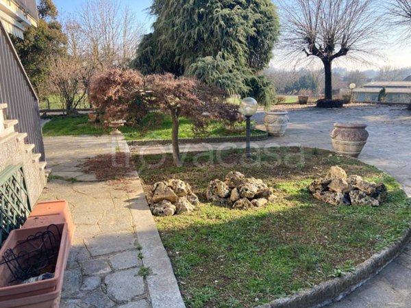 casa indipendente in vendita ad Alessandria in zona Valmadonna