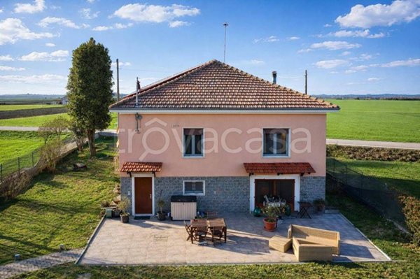 casa indipendente in vendita ad Alessandria in zona Castelceriolo