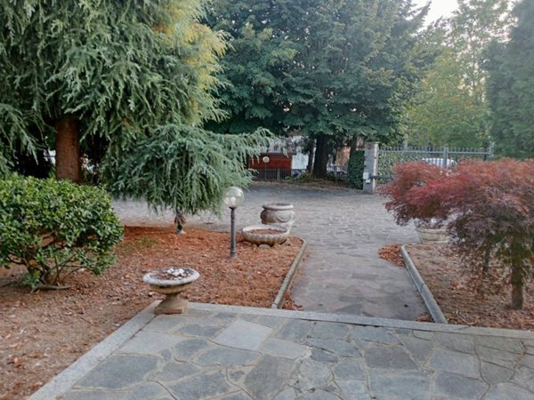 casa indipendente in vendita ad Alessandria in zona Valmadonna