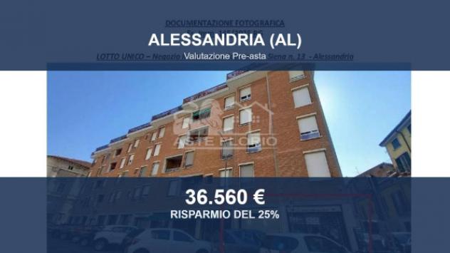 negozio in vendita ad Alessandria in zona Centro Città
