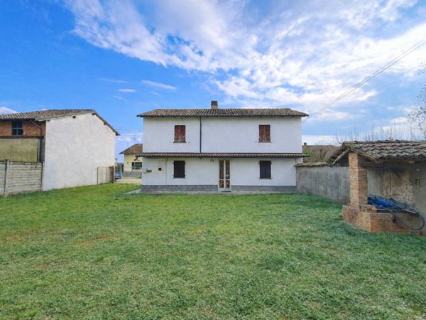 casa indipendente in vendita ad Alessandria in zona San Giuliano Nuovo