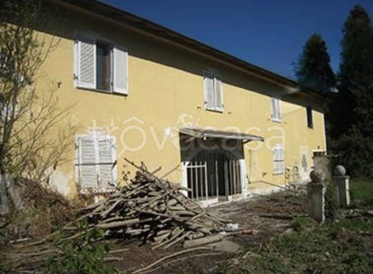 casa indipendente in vendita ad Alessandria in zona Lobbi