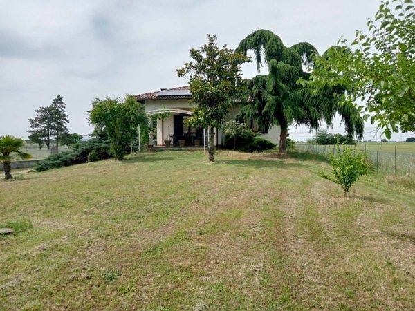 casa indipendente in vendita ad Alessandria in zona San Giuliano Vecchio