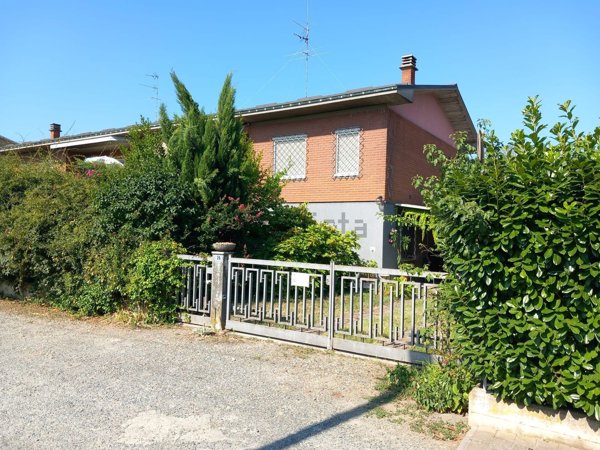 casa indipendente in vendita ad Alessandria
