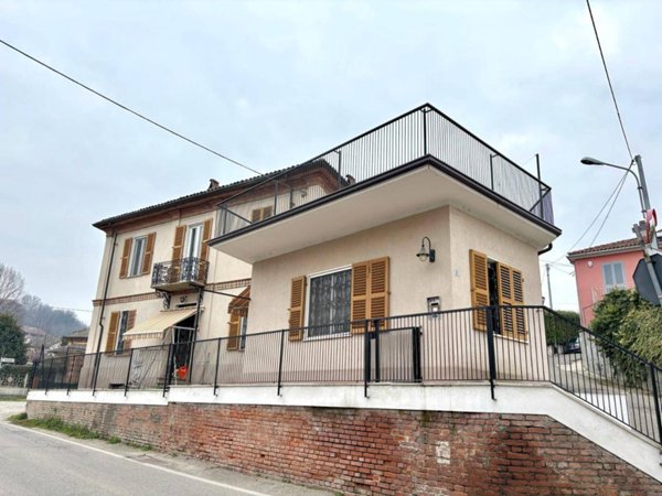 casa indipendente in vendita ad Alessandria in zona Valle San Bartolomeo