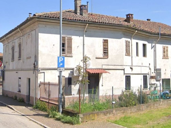 intera palazzina in vendita ad Alessandria in zona Spinetta Marengo