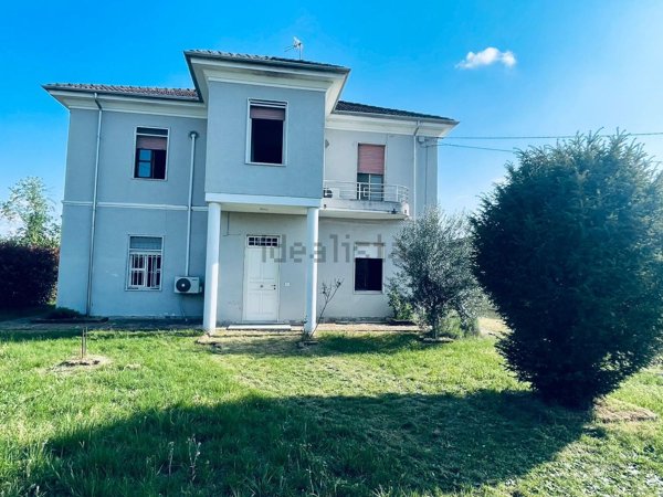 casa indipendente in vendita ad Alessandria in zona San Giuliano Vecchio