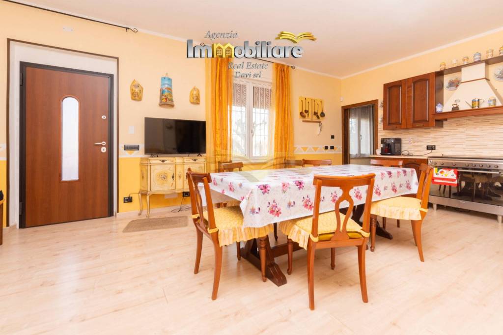 casa indipendente in vendita ad Alessandria in zona Valmadonna