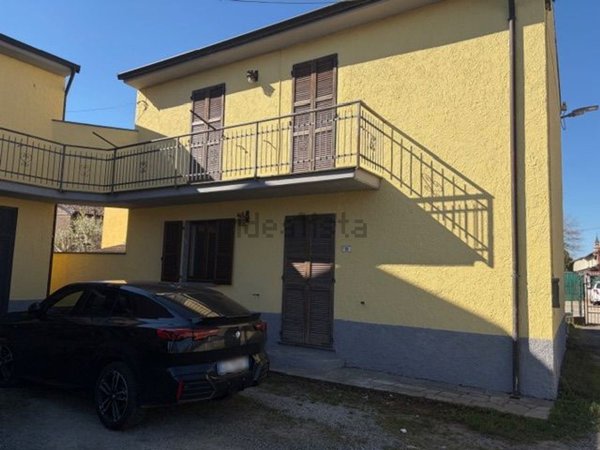 casa indipendente in vendita ad Alessandria in zona Mandrogne