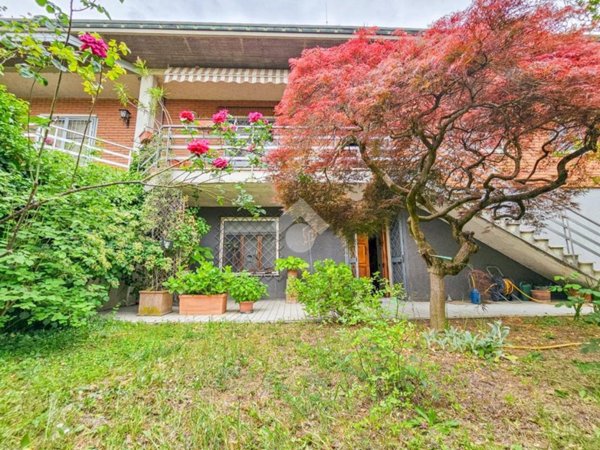 casa indipendente in vendita ad Alessandria in zona Spinetta Marengo