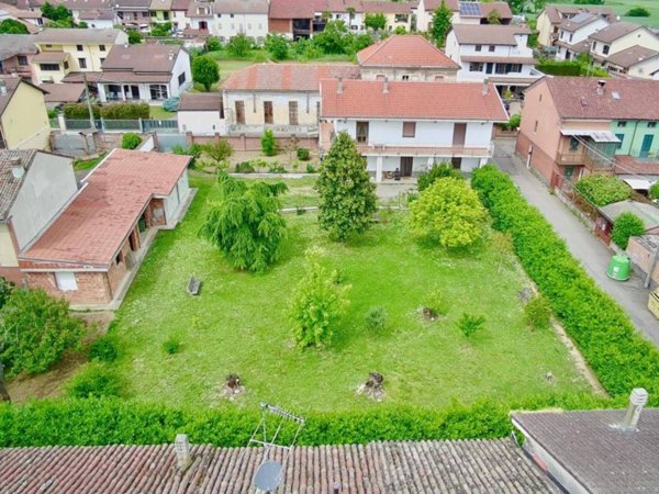 casa indipendente in vendita ad Alessandria in zona Castelceriolo