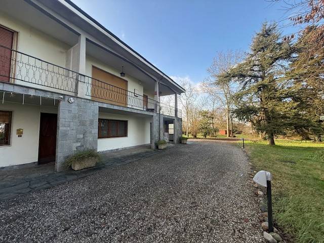 casa indipendente in vendita ad Alessandria in zona Litta Parodi