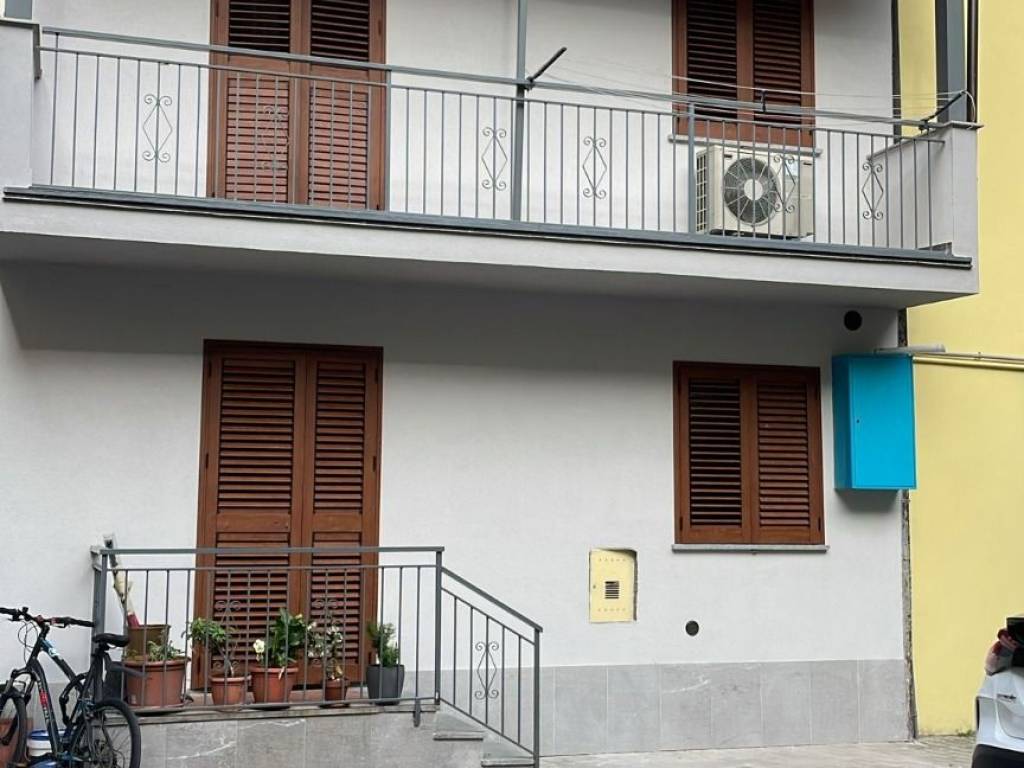 casa semindipendente in vendita ad Alessandria in zona Borgo Rovereto