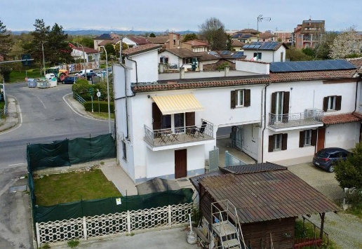 casa indipendente in vendita ad Alessandria in zona Cabanette