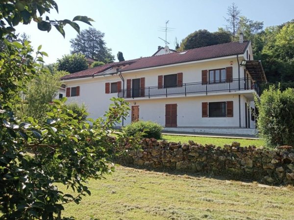 casa indipendente in vendita ad Alessandria in zona Valle San Bartolomeo