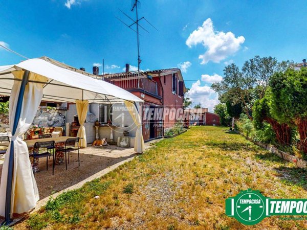 casa indipendente in vendita ad Alessandria in zona San Giuliano Nuovo