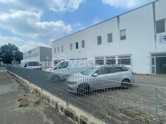 locale commerciale in vendita ad Alessandria in zona Il Cristo