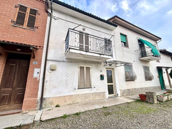 casa indipendente in vendita ad Alessandria in zona San Michele
