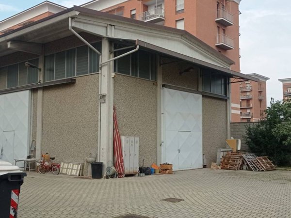 locale commerciale in vendita ad Alessandria in zona Il Cristo