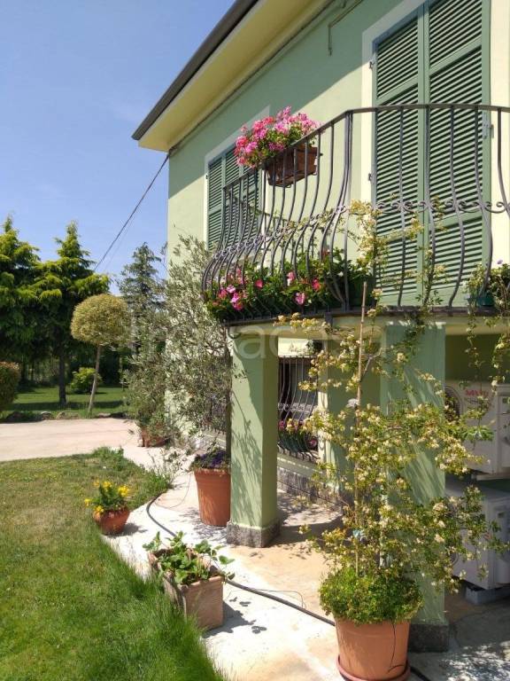 casa indipendente in vendita ad Alessandria in zona San Giuliano Vecchio
