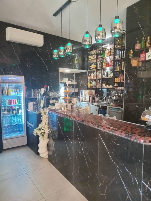 negozio in vendita ad Alessandria in zona Piazza Matteotti