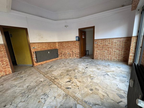 locale commerciale in vendita ad Alessandria