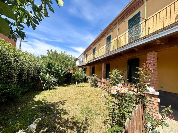 casa indipendente in vendita ad Alessandria in zona Il Cristo