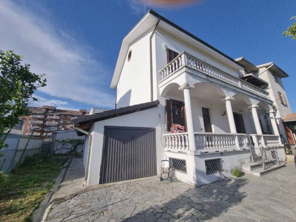 casa indipendente in vendita ad Alessandria in zona Il Cristo