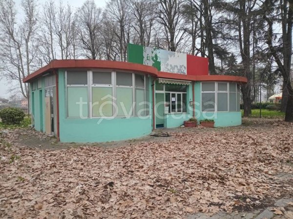negozio in vendita ad Alessandria in zona Borgo Rovereto
