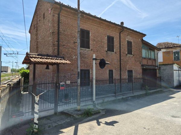 casa indipendente in vendita ad Alessandria in zona Cantalupo