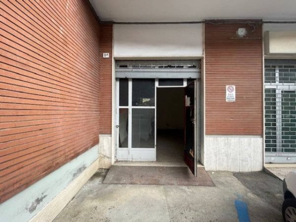 negozio in vendita ad Alessandria in zona Centro Città
