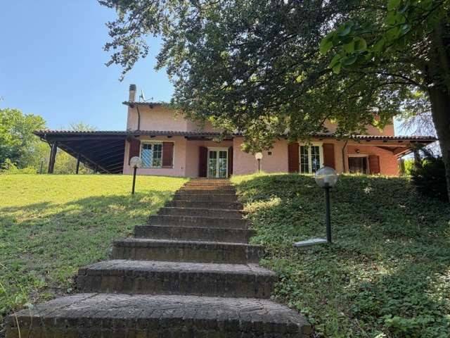 casa indipendente in vendita ad Alessandria in zona Valle San Bartolomeo