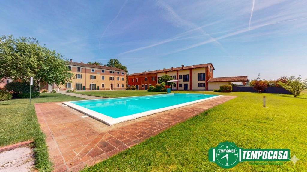casa indipendente in vendita ad Alessandria in zona San Michele