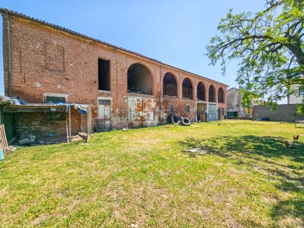 casale in vendita ad Alessandria in zona Litta Parodi