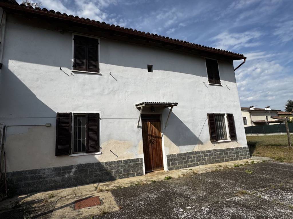 casa indipendente in vendita ad Alessandria in zona San Giuliano Vecchio