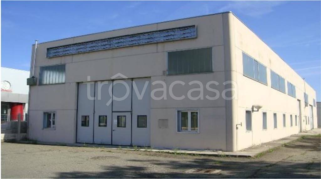 locale commerciale in vendita ad Alessandria in zona Cabanette