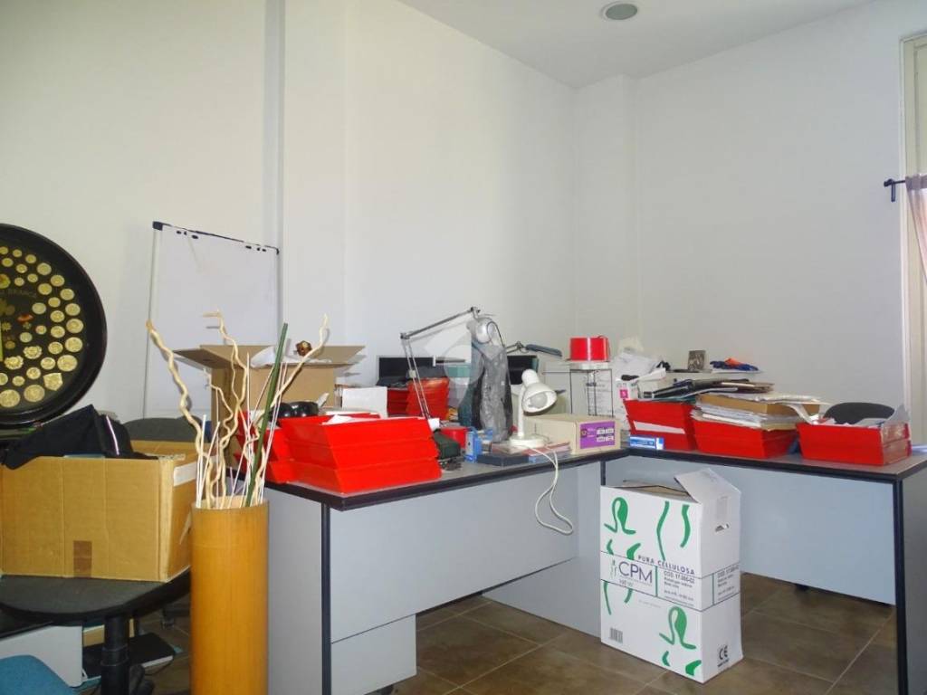 negozio in vendita ad Alessandria in zona Borgo Rovereto