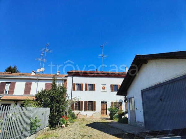 casa indipendente in vendita ad Alessandria in zona Valmadonna