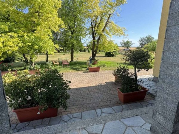 casa indipendente in vendita ad Alessandria in zona San Giuliano Vecchio